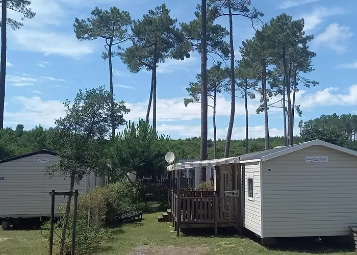 Camping Sous Les Pins Dans 4 Etoiles Mh Familial 322 6 A 8 Couchages 2 Salles De Bain 2 Wc *